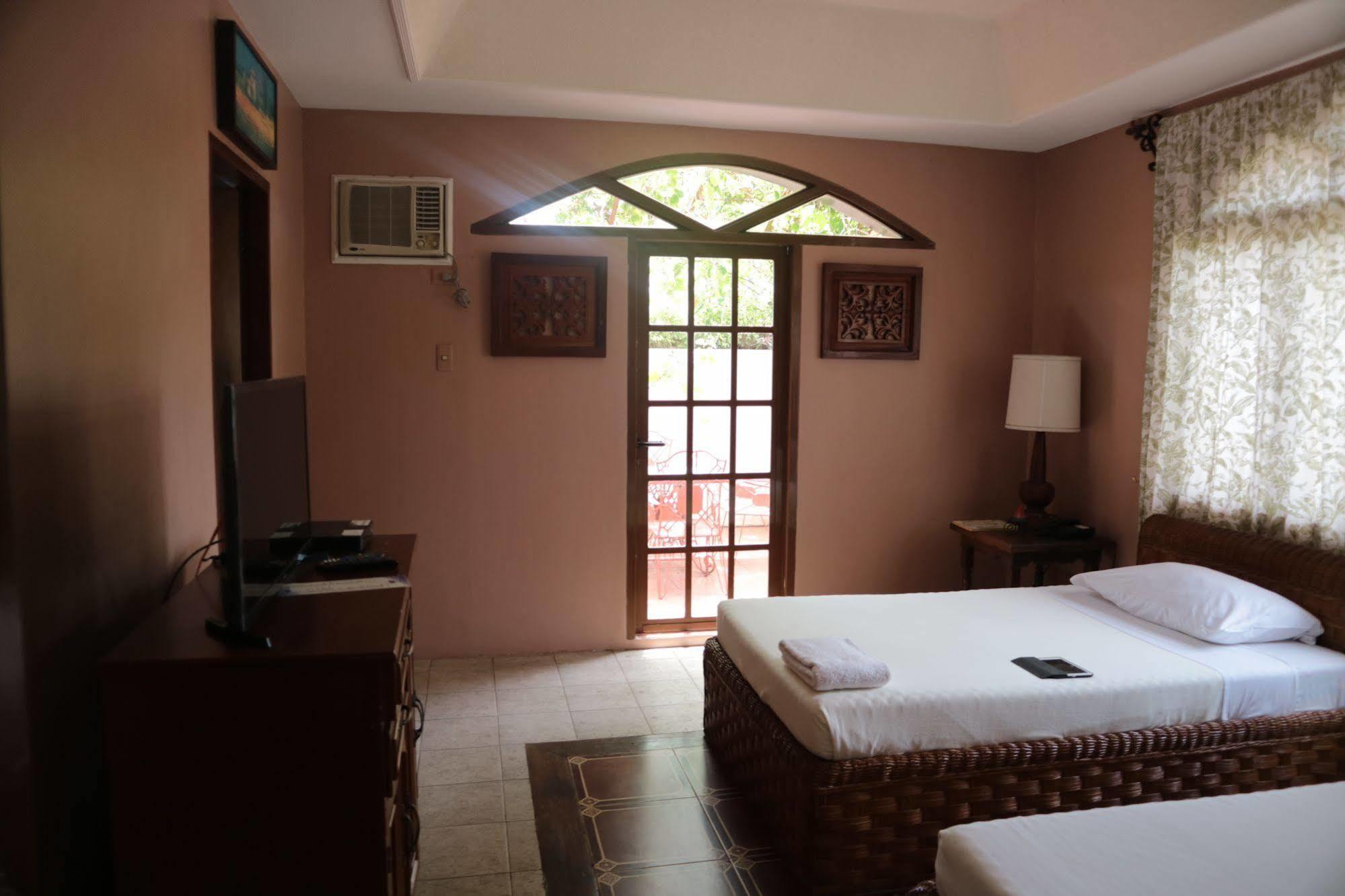 Casa La Granja Hotel Iloilo City Luaran gambar