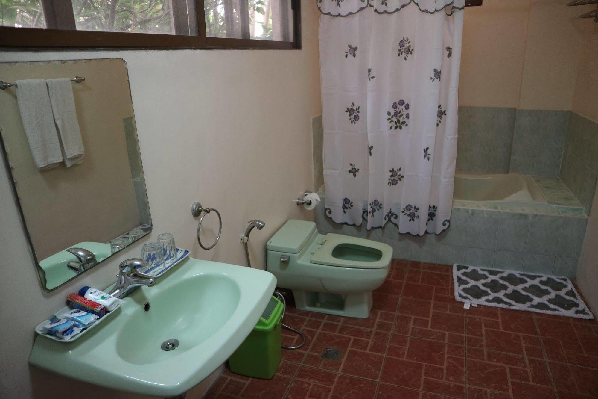 Casa La Granja Hotel Iloilo City Luaran gambar
