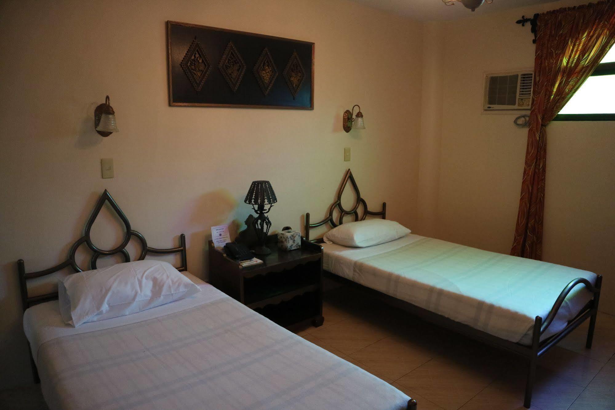 Casa La Granja Hotel Iloilo City Luaran gambar
