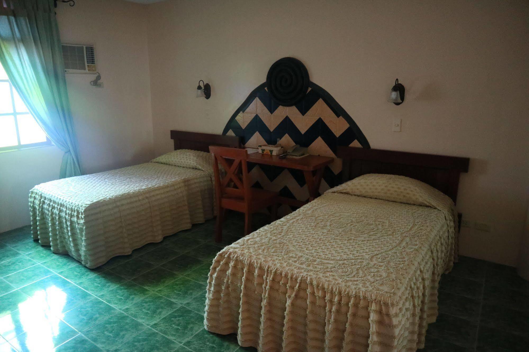 Casa La Granja Hotel Iloilo City Luaran gambar