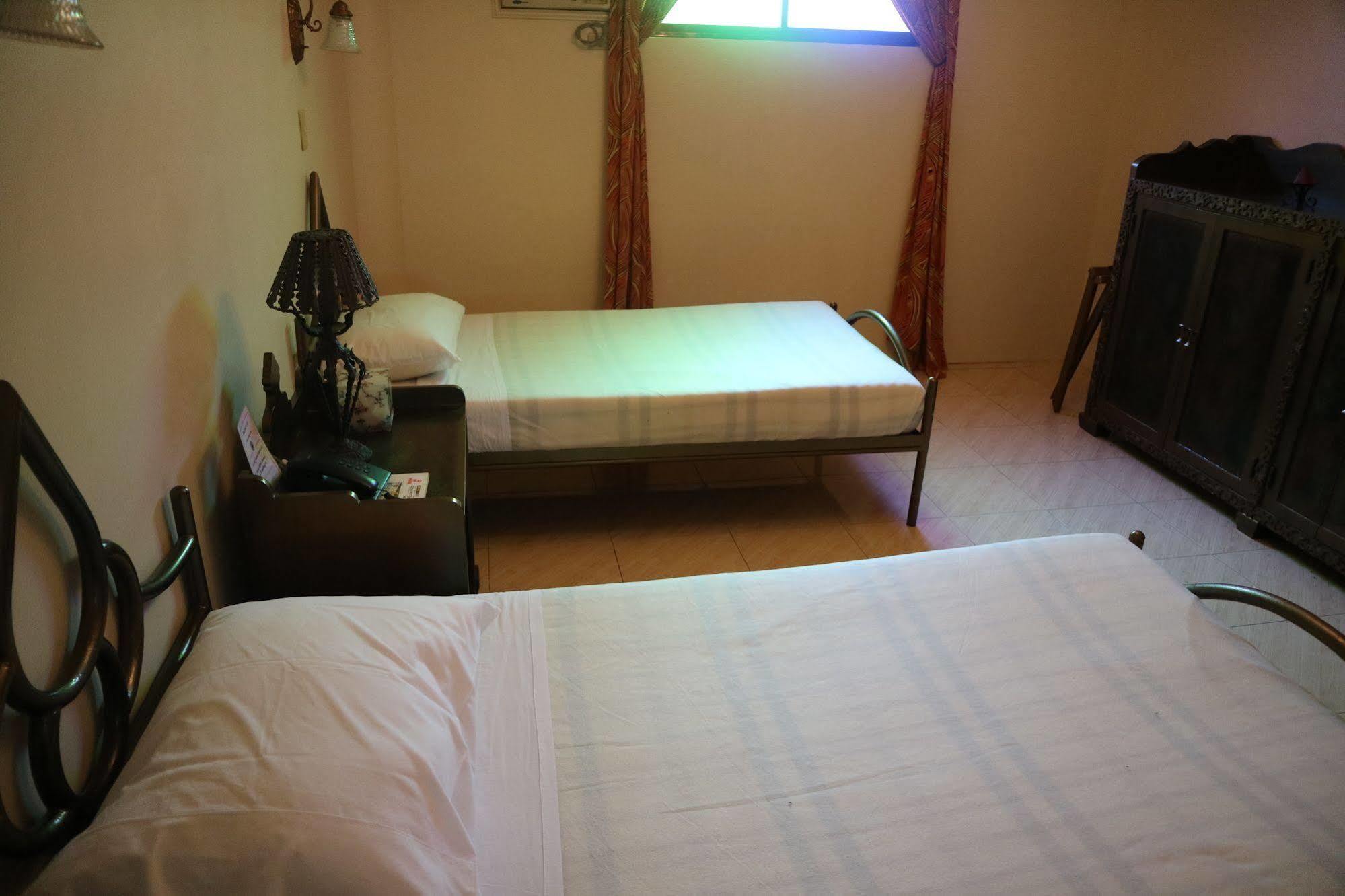 Casa La Granja Hotel Iloilo City Luaran gambar