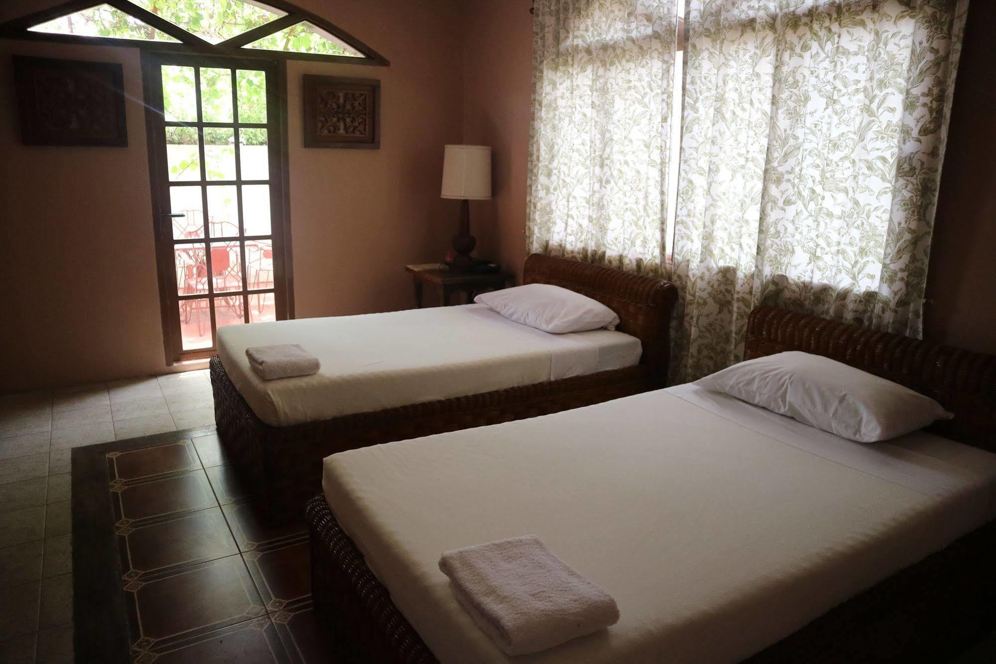 Casa La Granja Hotel Iloilo City Luaran gambar