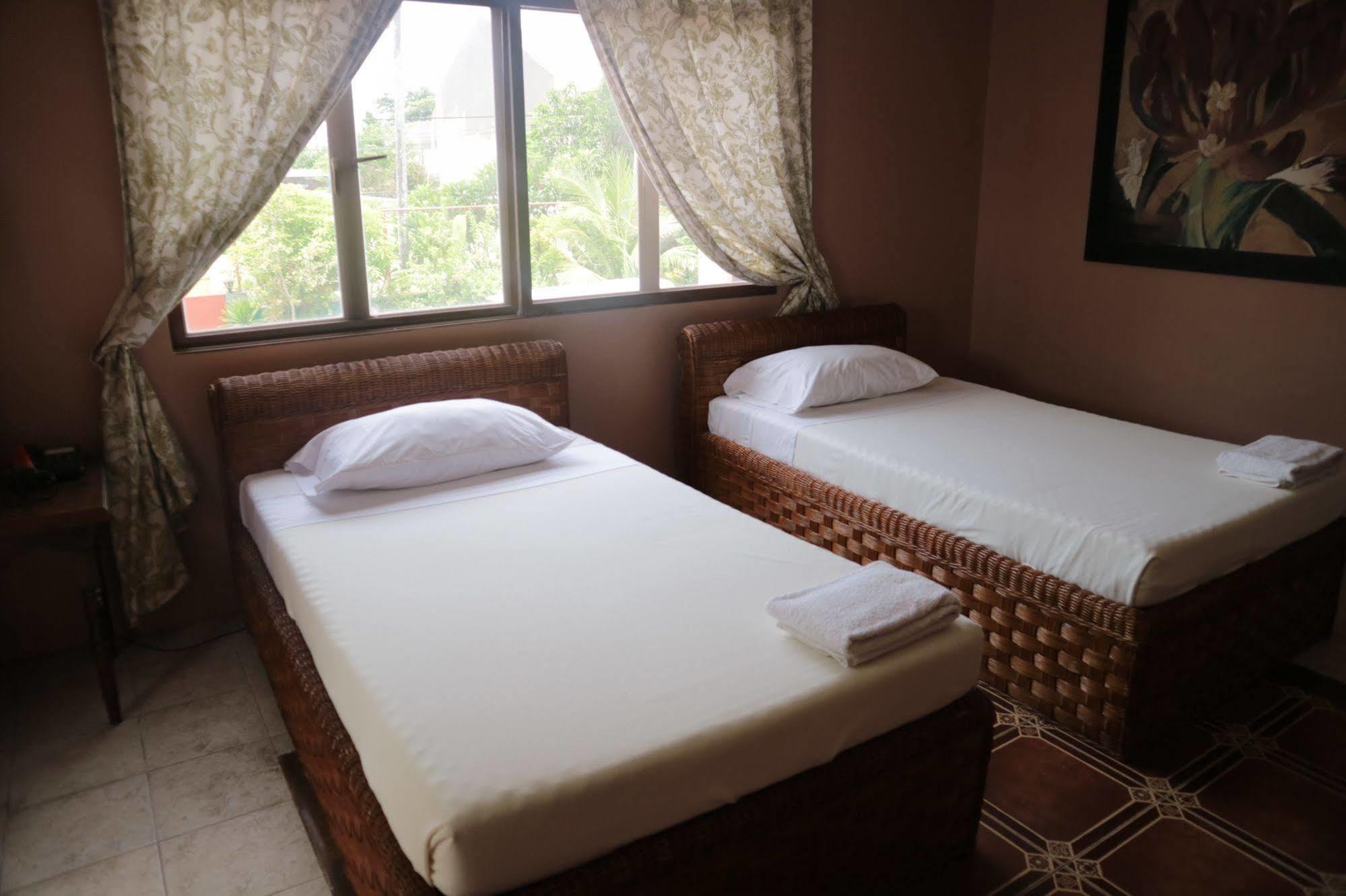 Casa La Granja Hotel Iloilo City Luaran gambar