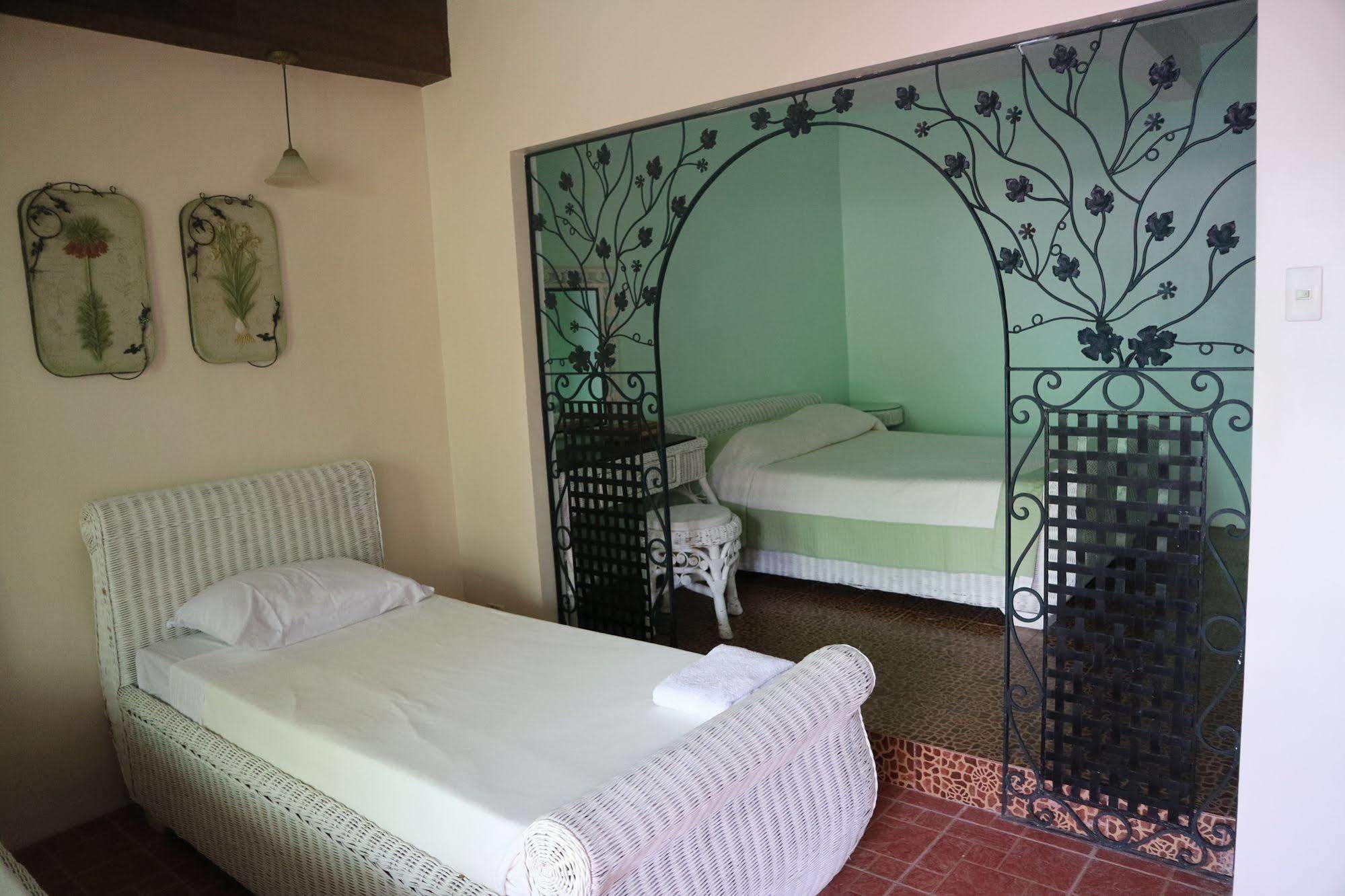 Casa La Granja Hotel Iloilo City Luaran gambar