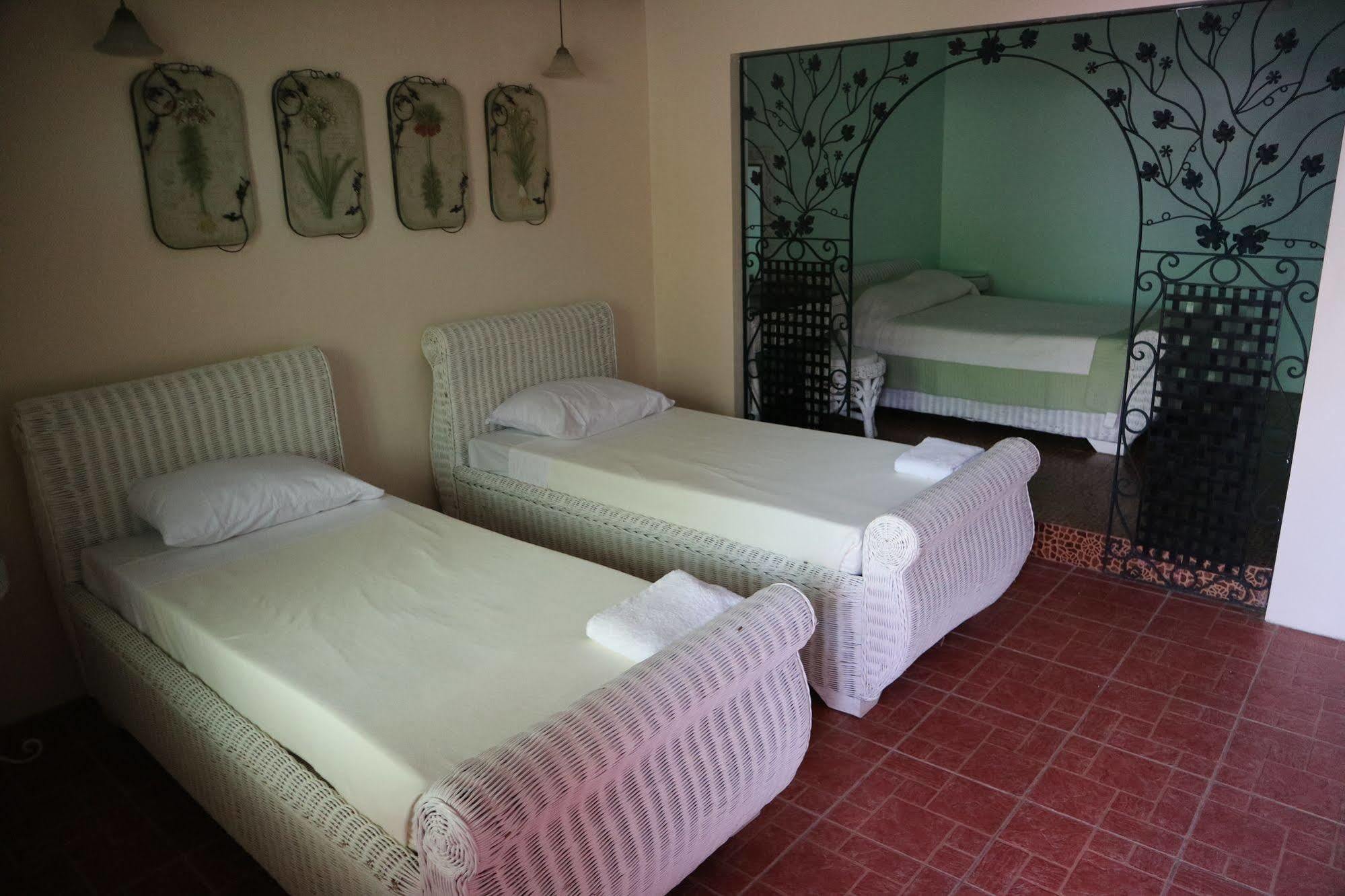 Casa La Granja Hotel Iloilo City Luaran gambar